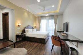 HYDEWEST INDIA - The Medicity - Astor Suite 3BHK Luxury Serviced Apartment Gurgaon